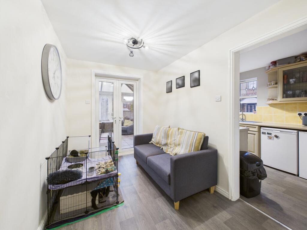 CAM05192G0-PR0187-STILL014