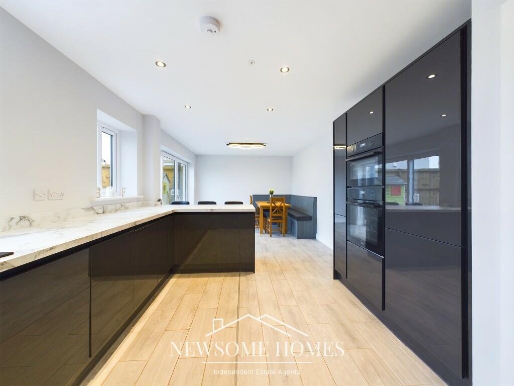 Kitchen/ Family Room