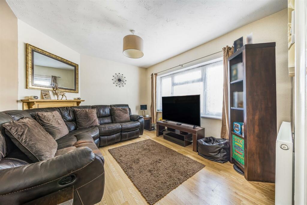 Gordon Road for Sale by Guildcrest Estates - Livin