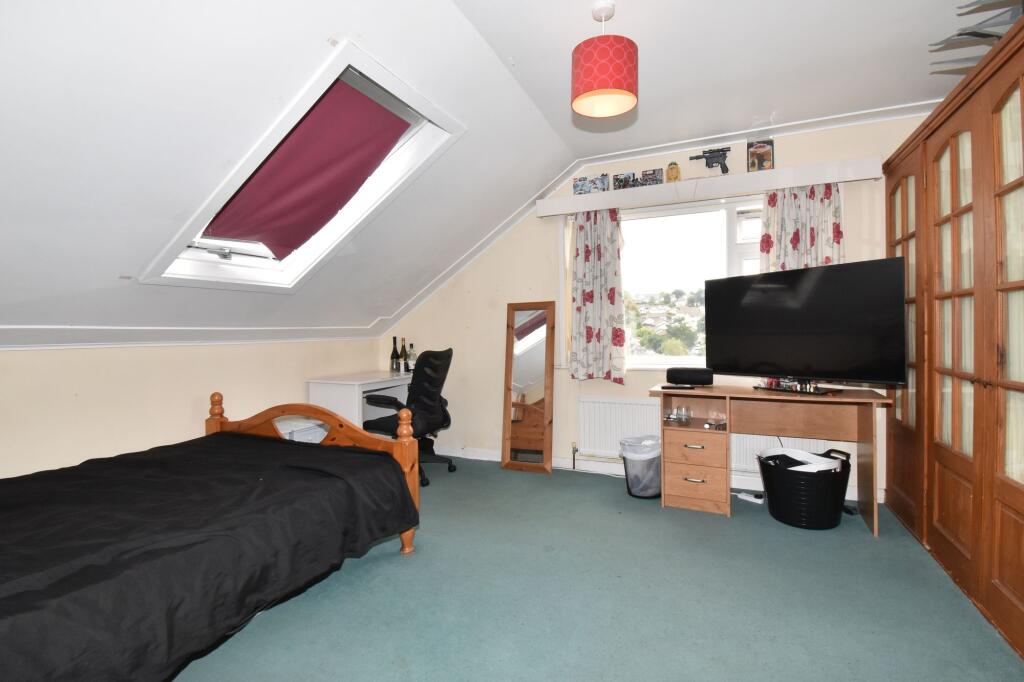 BEDROOM 1 (FIRST FLOOR)