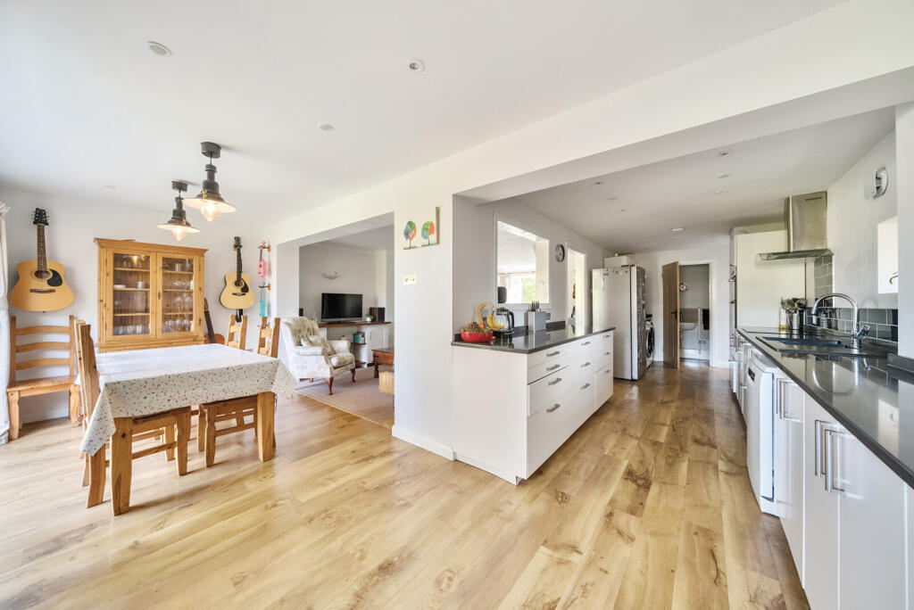 1311111-9-6851a3c...