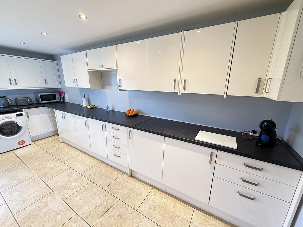 ANNEXE KITCHEN 3