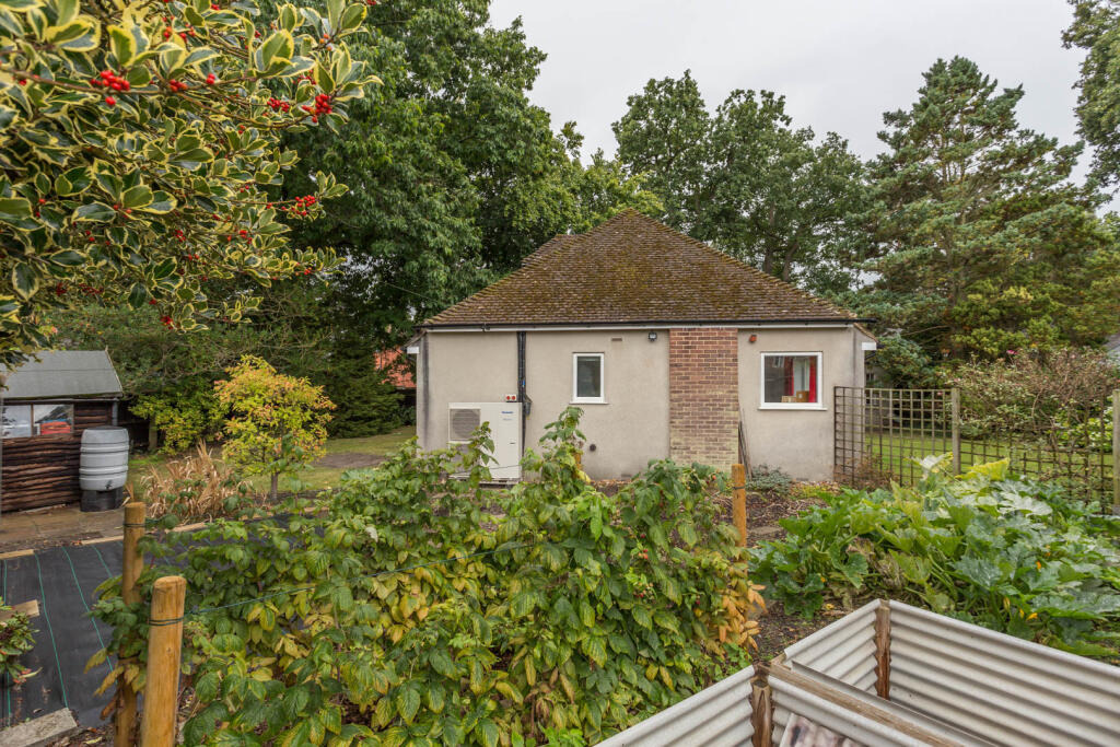 End aspect with vegetable garden