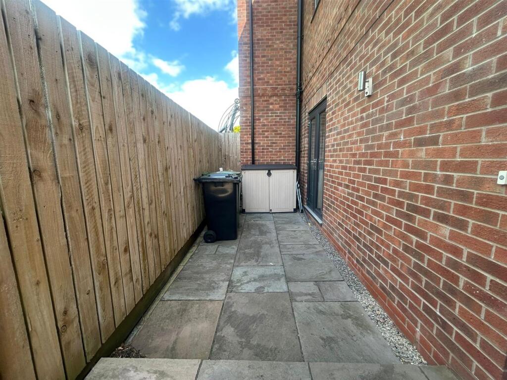 Garden side access.jpg