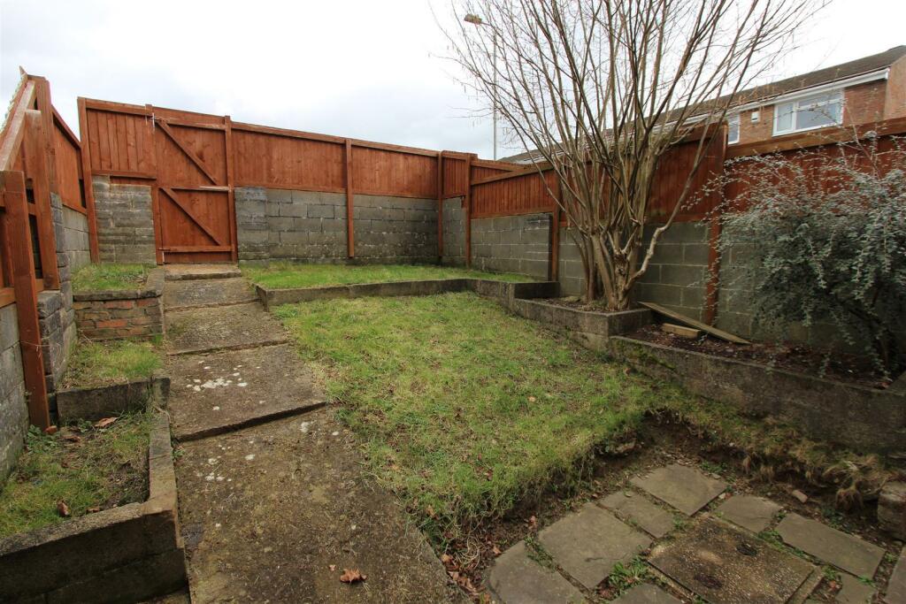 189 PEN Y CAE REAR GARDEN.jpg