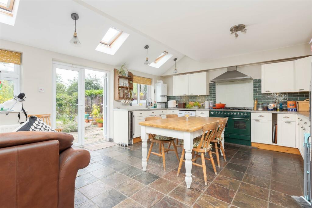 Kitchen/Breakfast Room