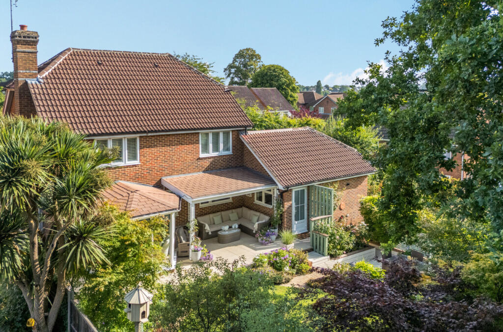 1335948-1-689608d...