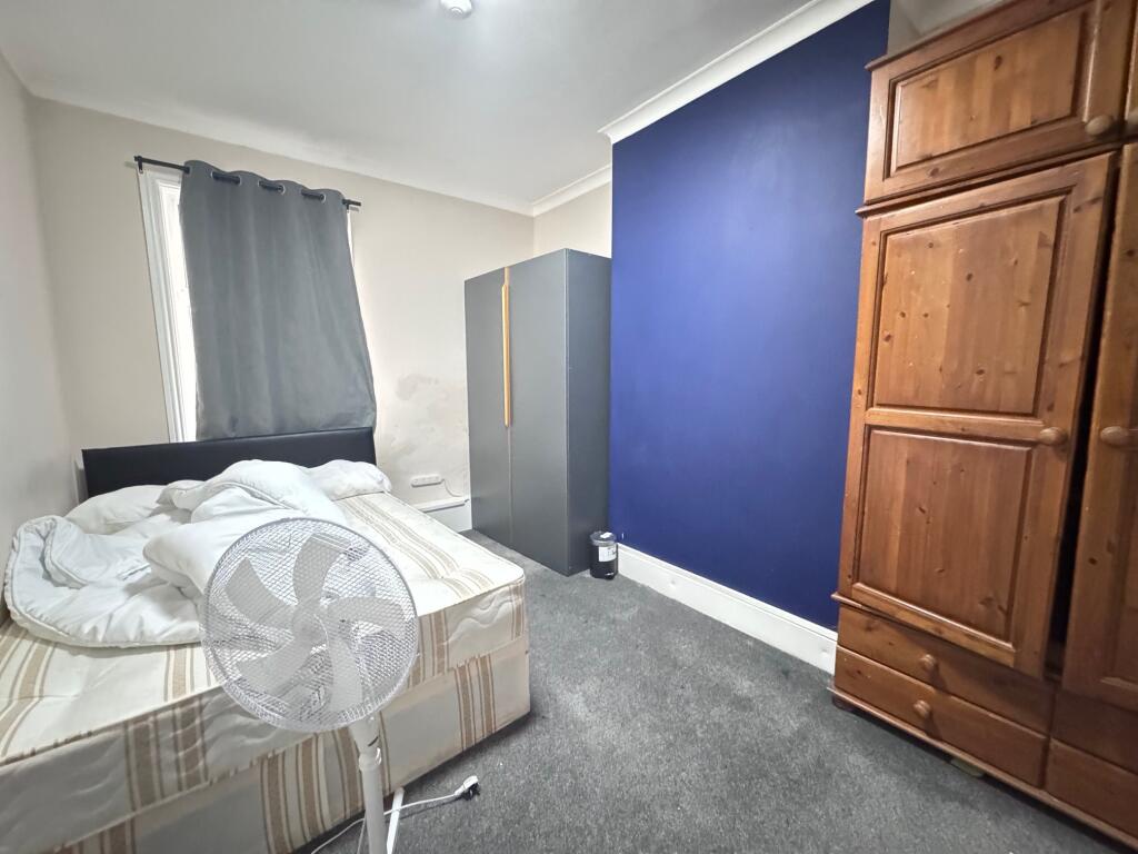 Bedroom 2 E10