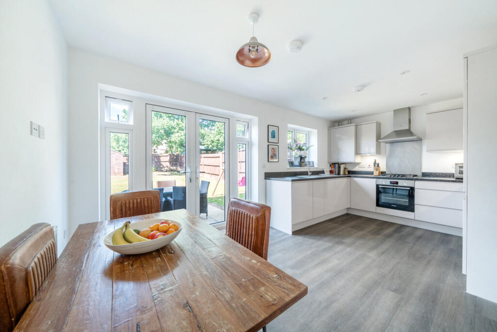 1317858-12-686bee...