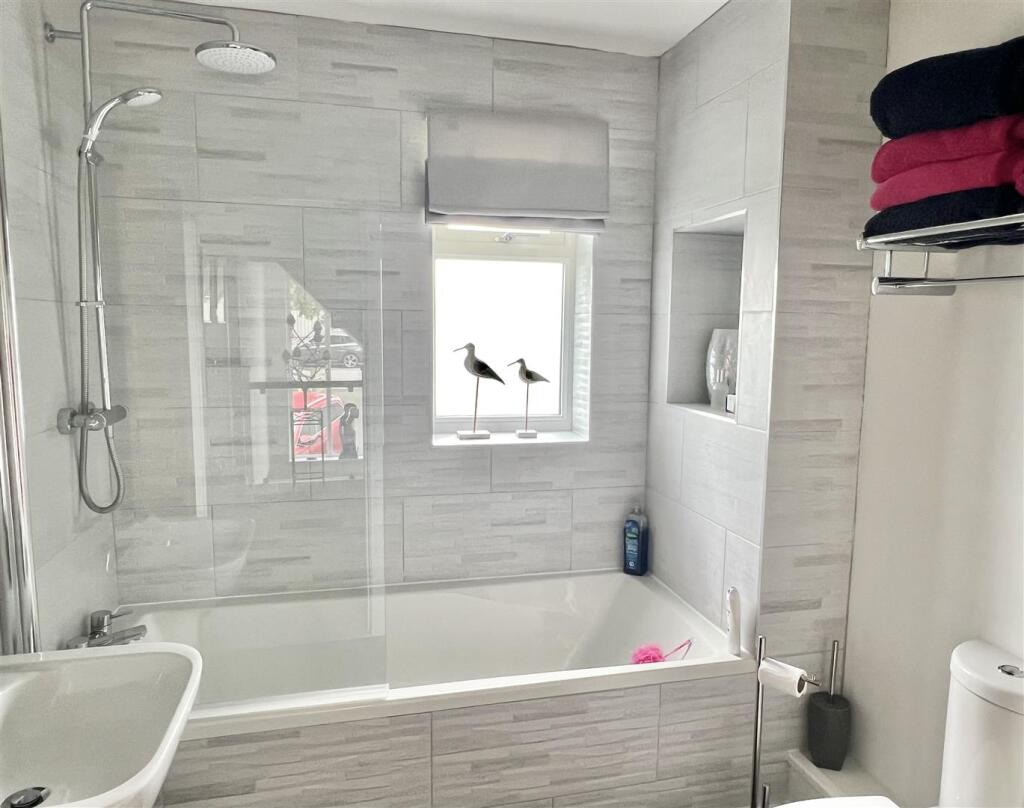 Family Bathroom: