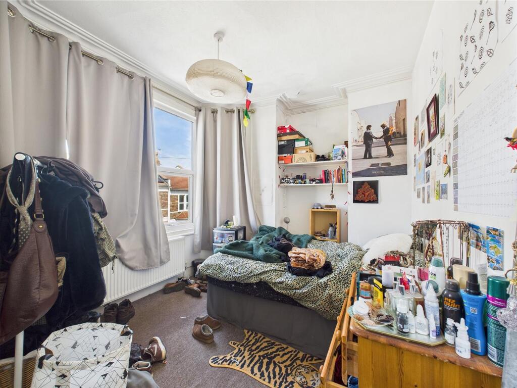 8 - Period 5 Bedroom HMO.jpg