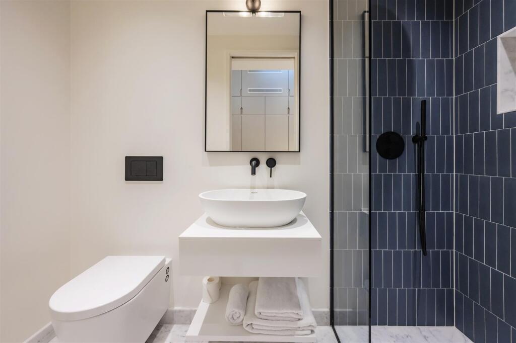 Copy of 84d Lillie Rd (33).JPG