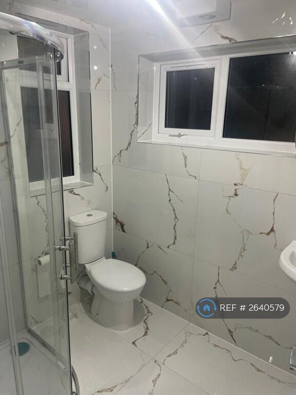 Room 3 &amp; 4 Bathroom