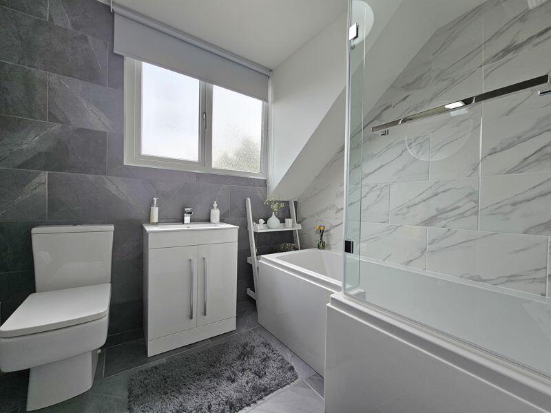 1st Floor Bathroom