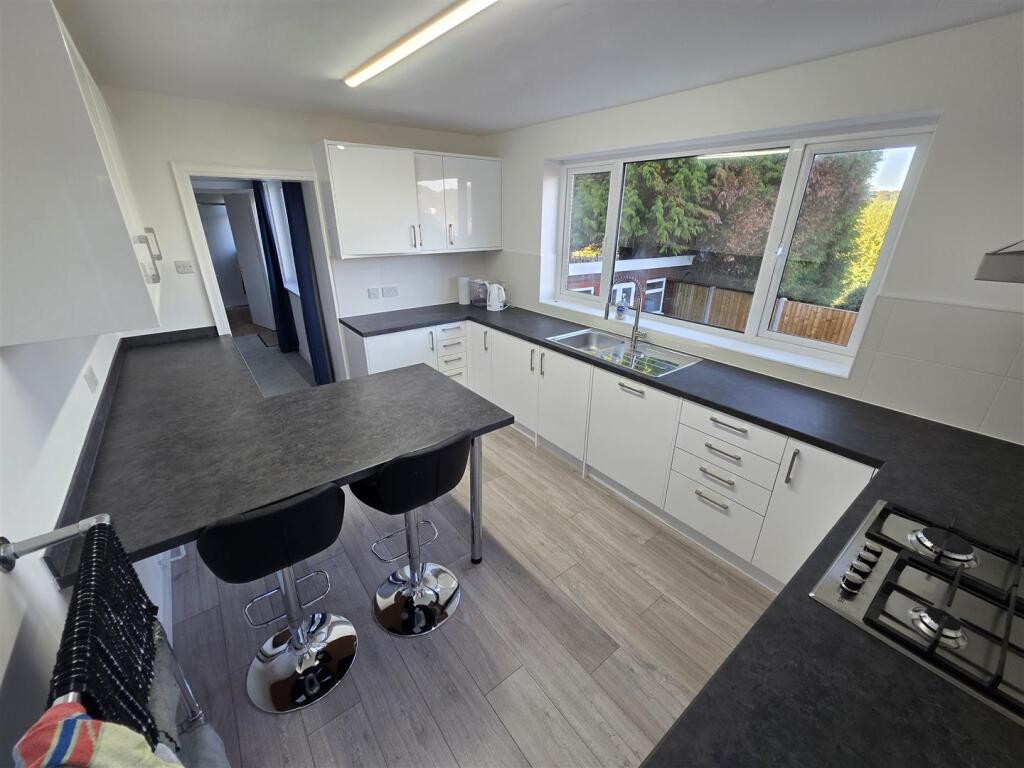 kitchen new 2.jpg