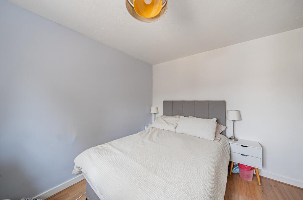 1290360-7-684c8a3...