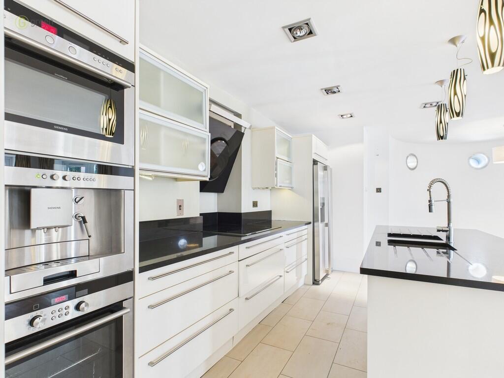 CAM03830G0-PR0132...