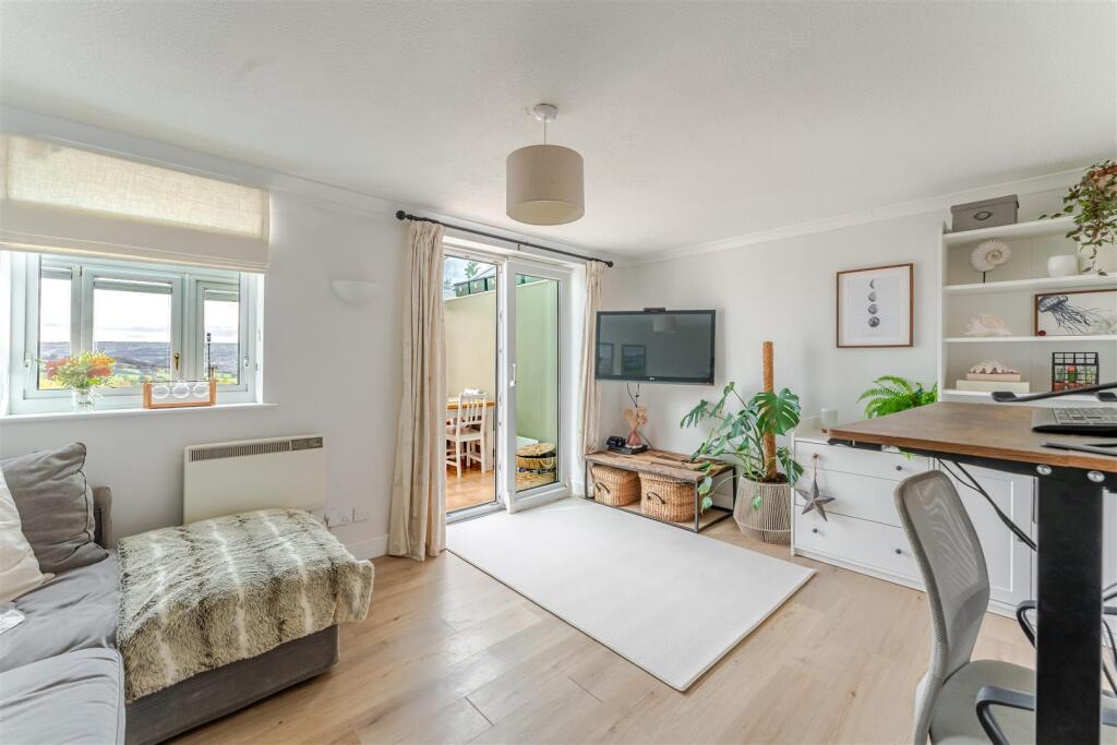 5 Church Court, Church Road, Redhill BS40 5SG 37.j