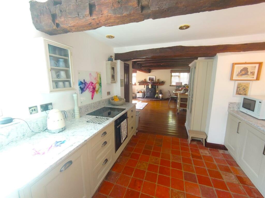 Kitchen d.JPG