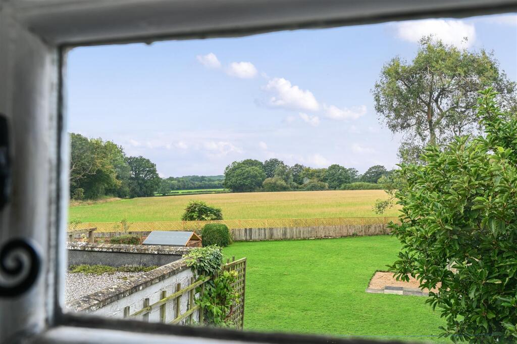 46 HIGH STREET - ROLVENDEN - TN174LN (9).jpg