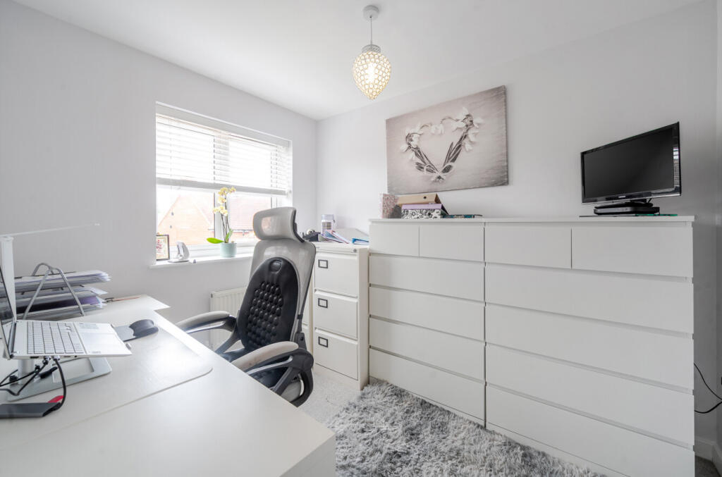 1295031-18-682f59...