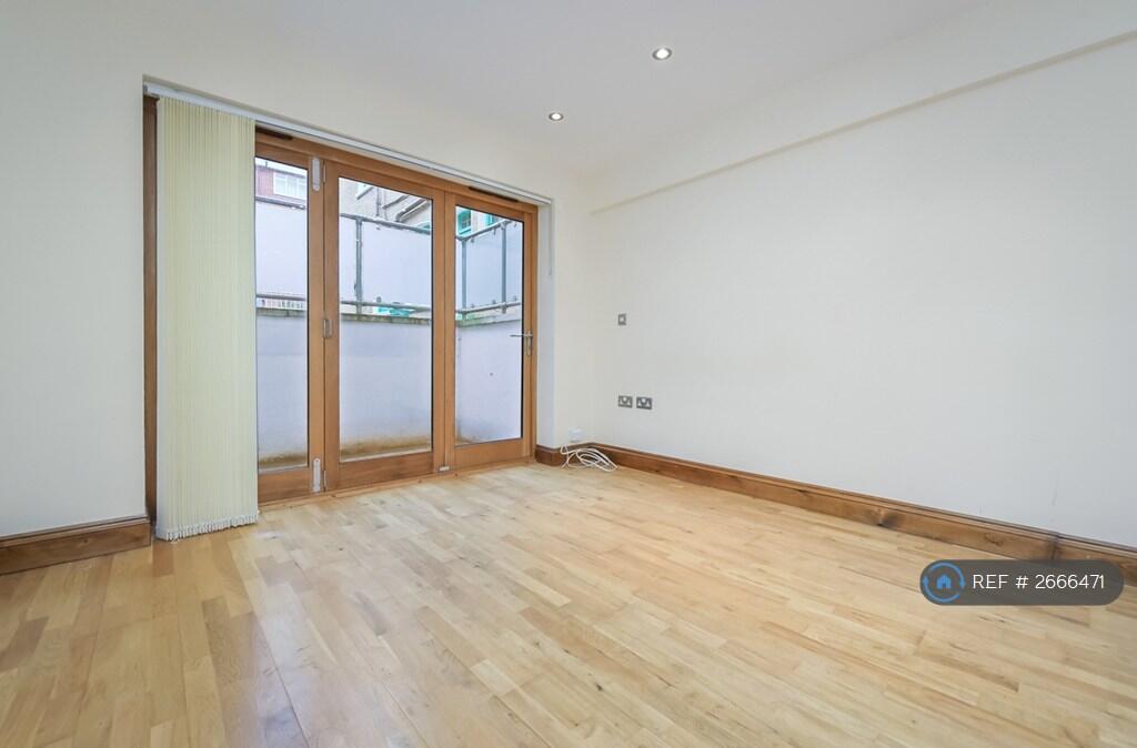 Lounge With Bi-Folding Doors