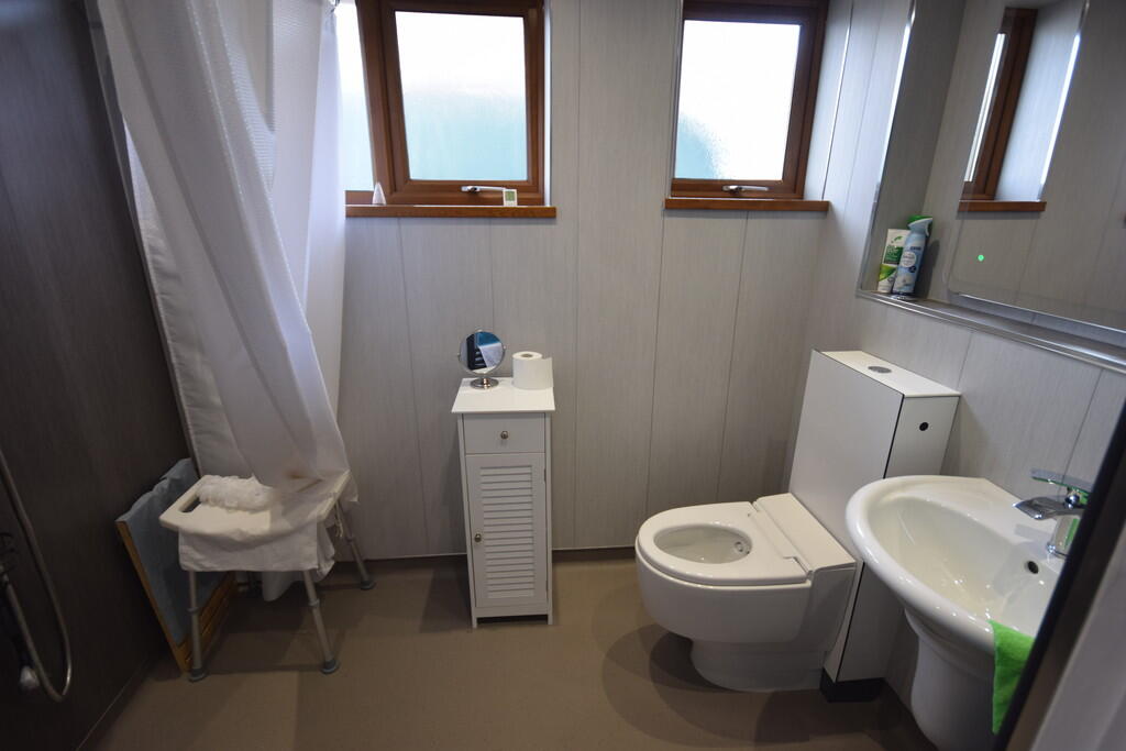 WET ROOM