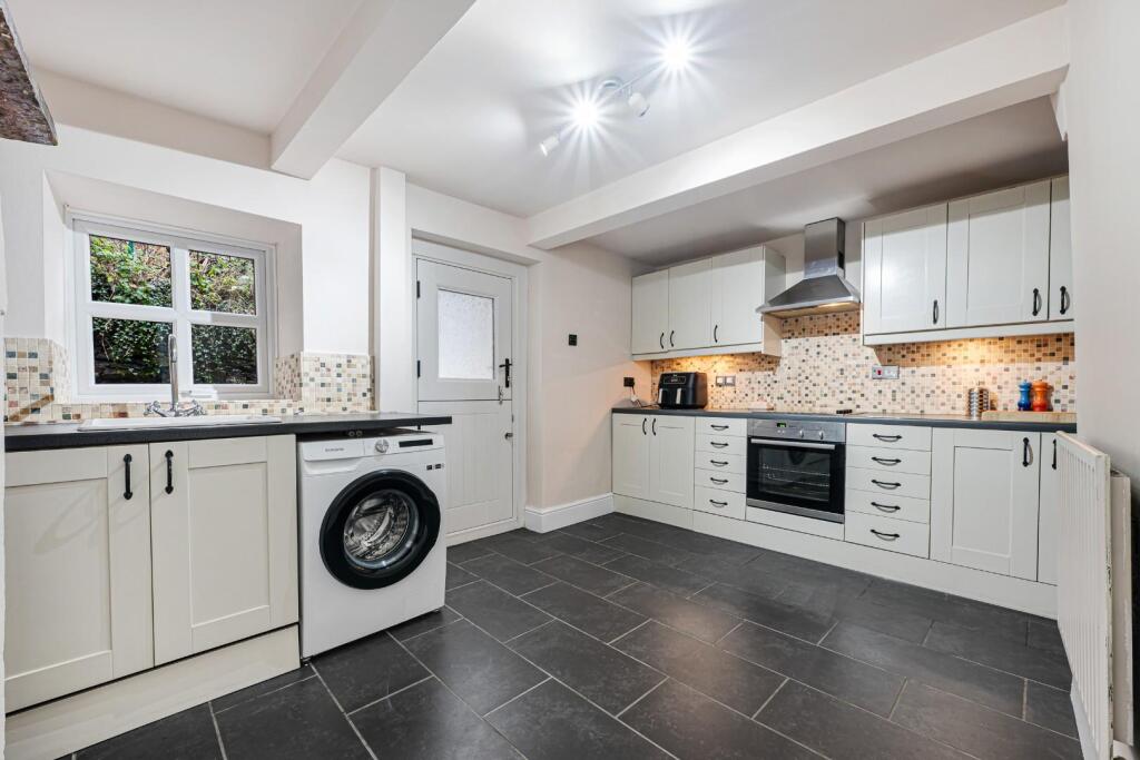 13 Mount Pleasant HDR-6.jpg