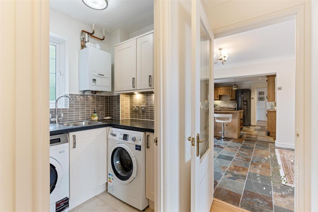 Greenwood Road, Llandaff, Hern Crabtere (31).jpg