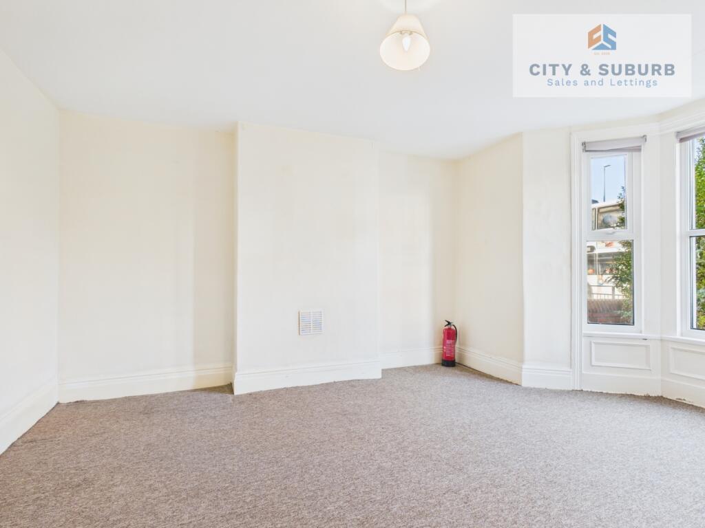 CAM01351G0-PR0194-STILL004