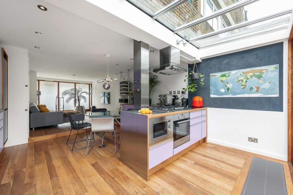 Kitchen (2).jpg