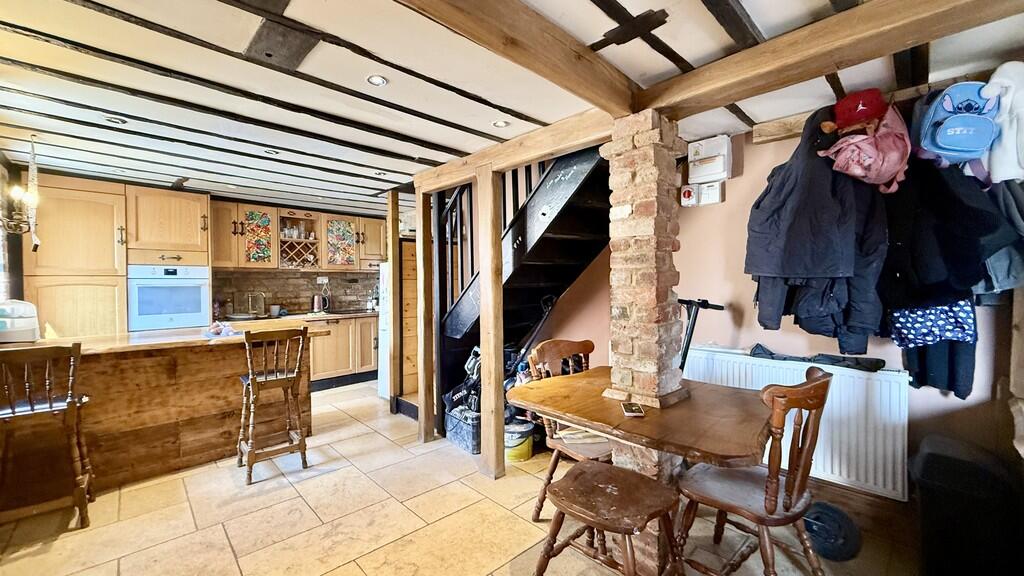 Kitchen/dining ro...