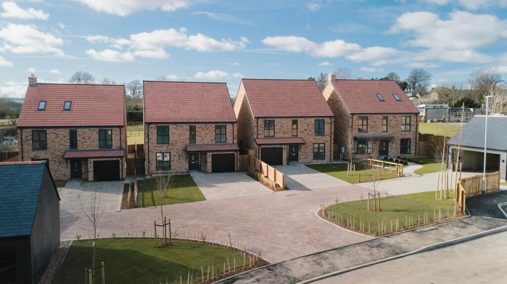 The Redburn (left) | Northern Courtyard
