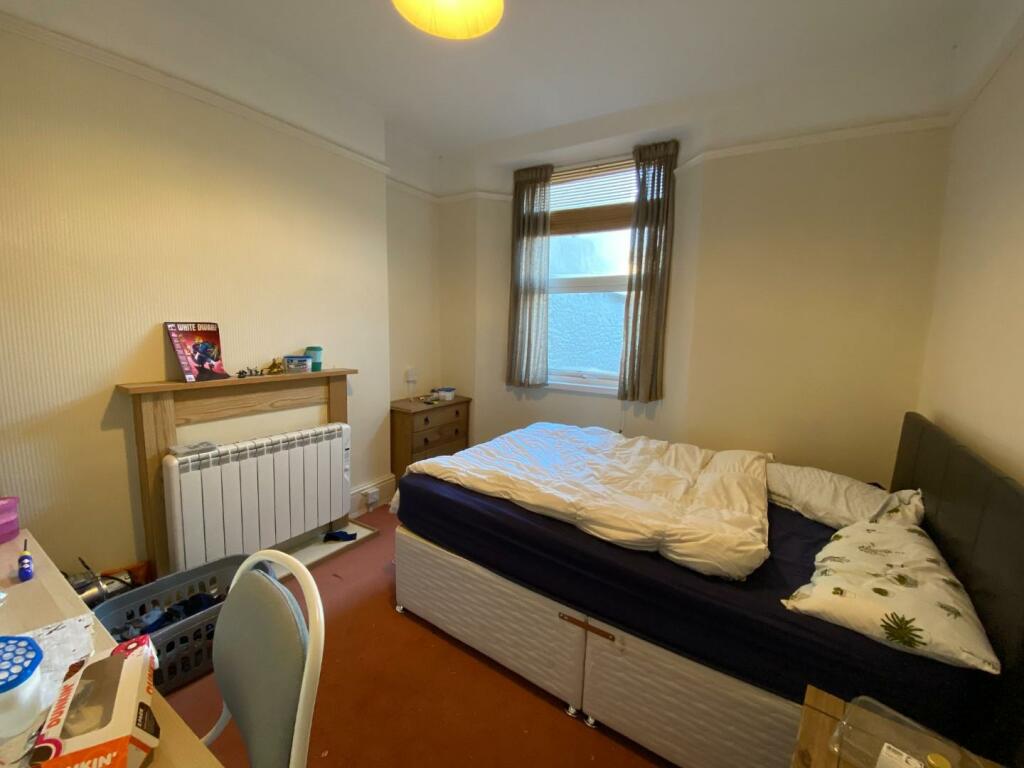 Bedroom 2 (Ground Floor Rear)