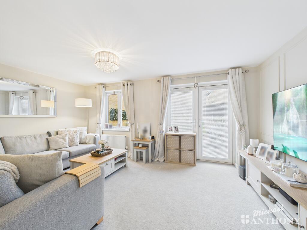 CAM02773G0-PR0368-STILL001