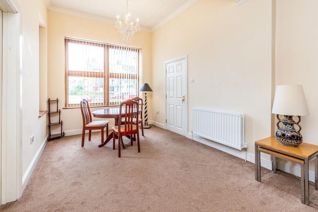 Lounge/Dining Room