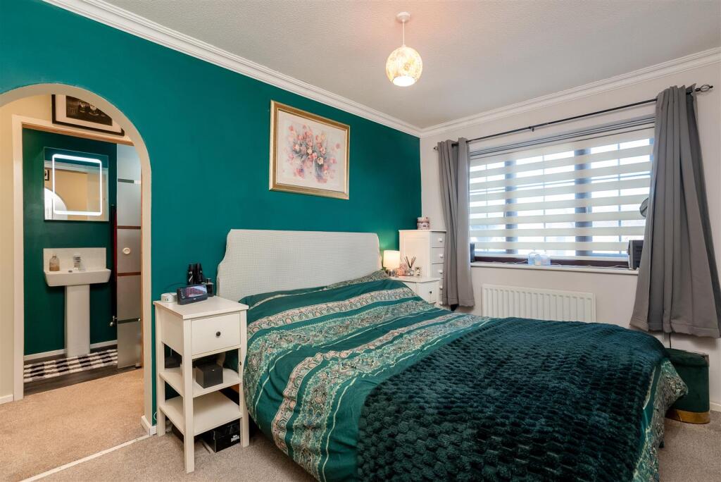 14 Bosley Close-5.jpg