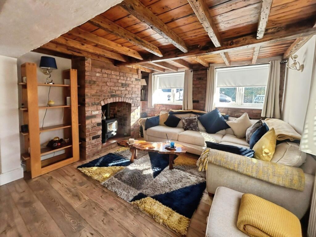 pbox-living_room-345614.jpeg