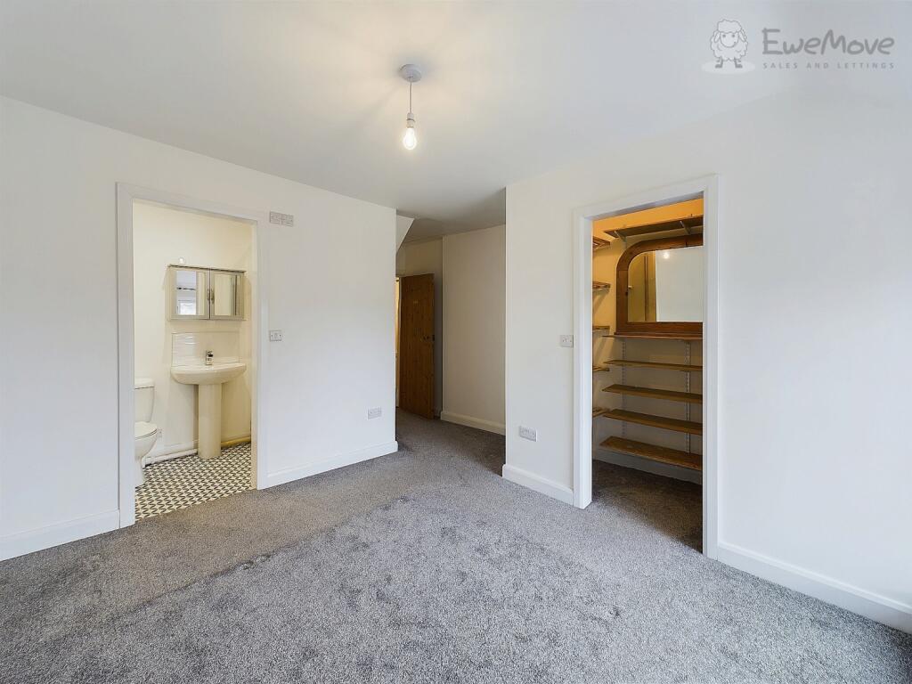 EweMove South Molton - East Street - Master Bedroo