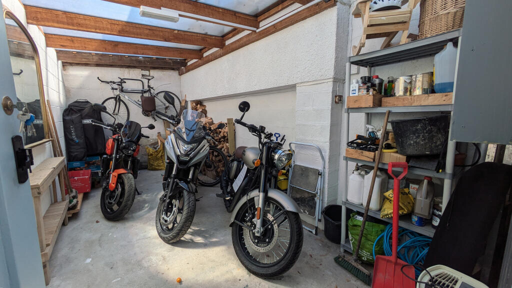 Garage