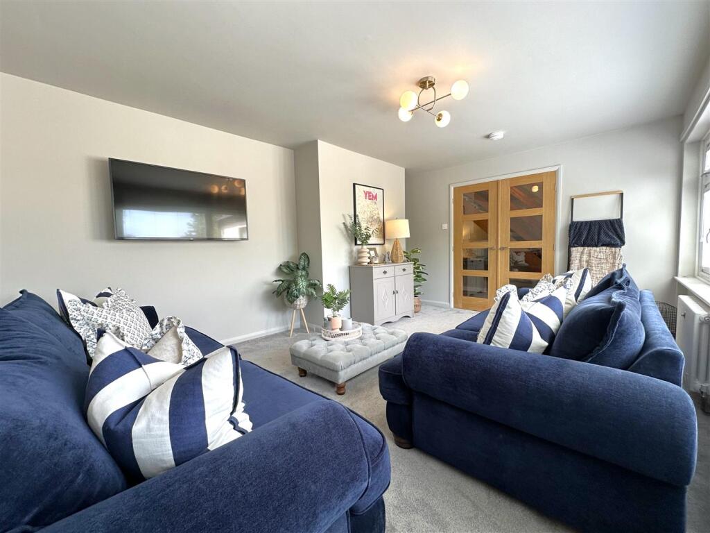 Generous Living Room 119
