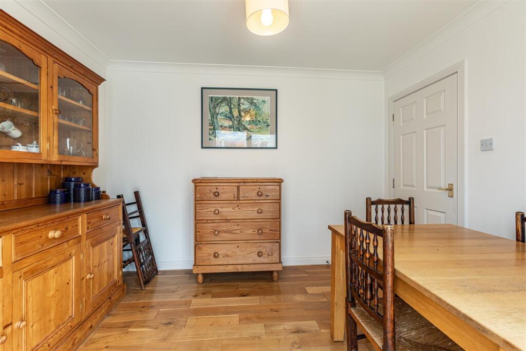 2 Waverley Gardens Darnick 21.JPG