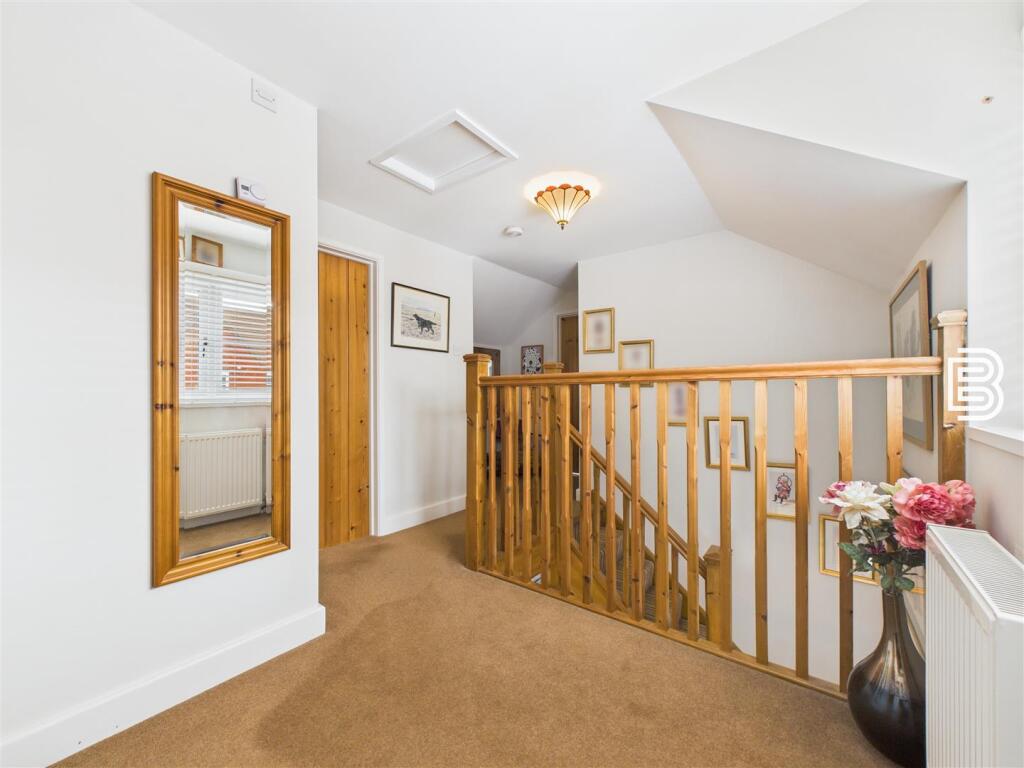 1st Floor Landing (2).jpg