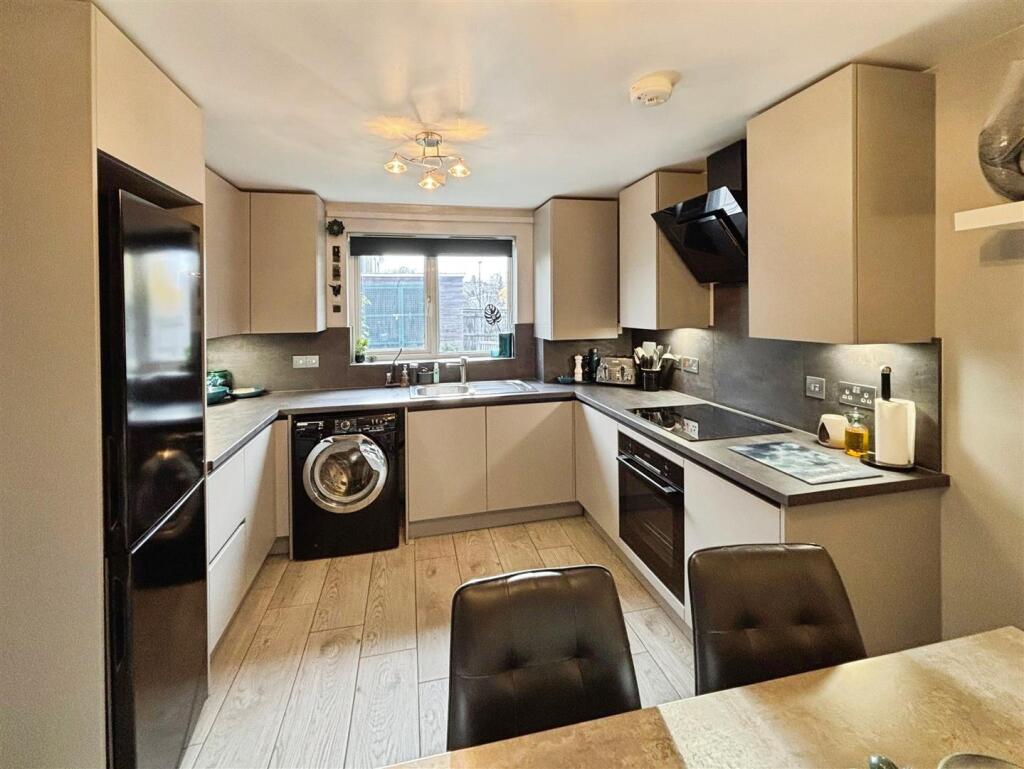 Modern Fitted Kitchen