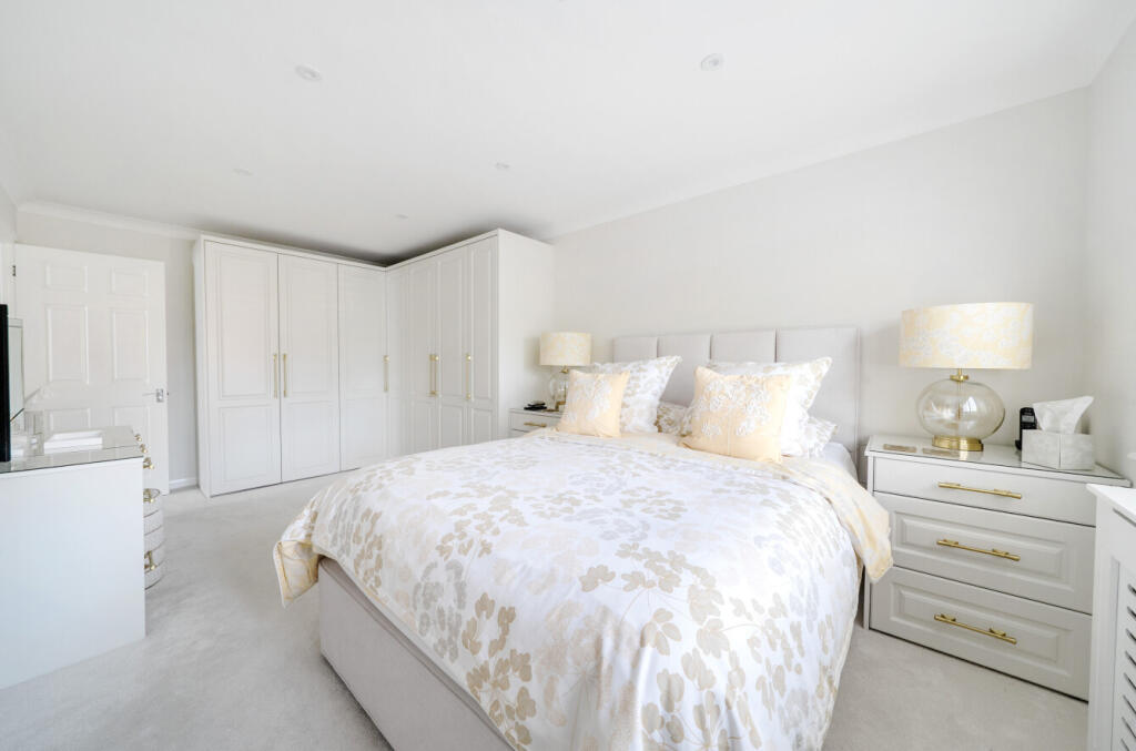 1335948-13-6895c8...