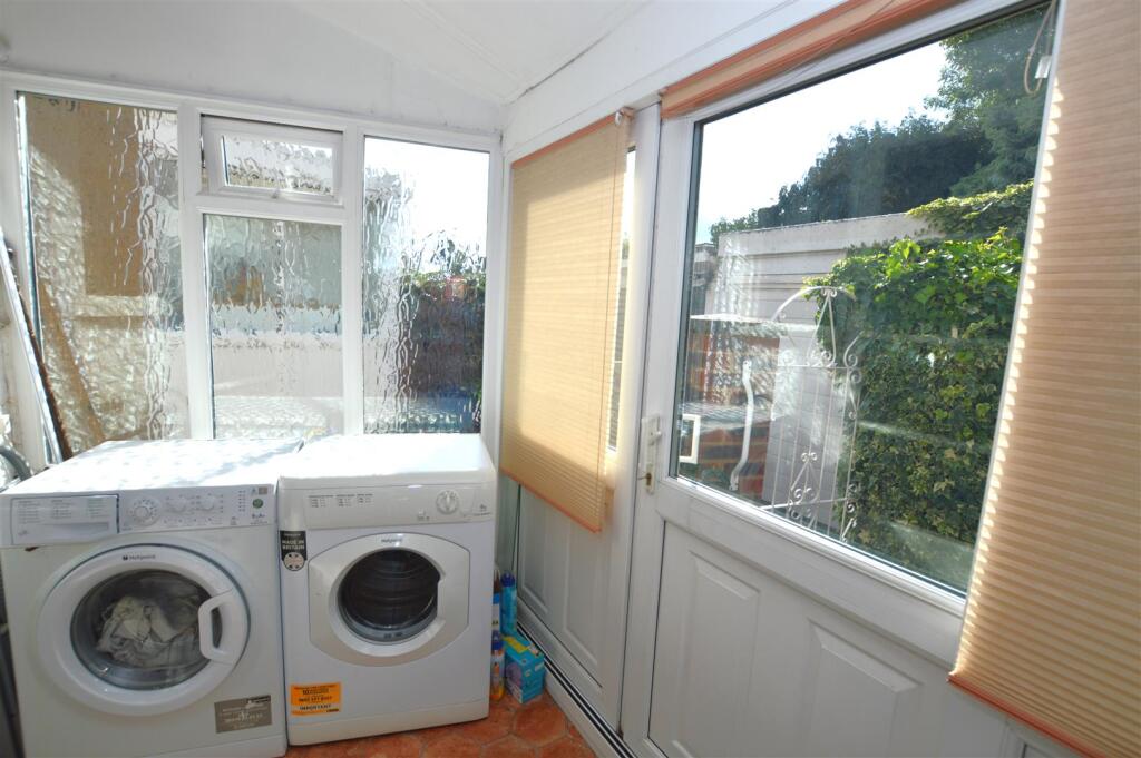 12 Alton Gardens utility room.JPG