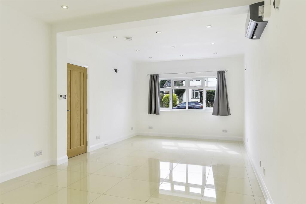 JOSEPHINE AVENUE, 75- (17).jpg