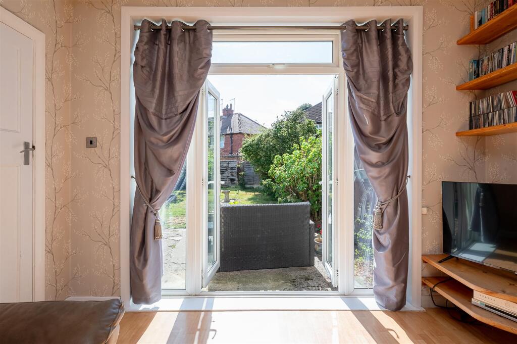 FRENCH DOORS INTO GARDEN