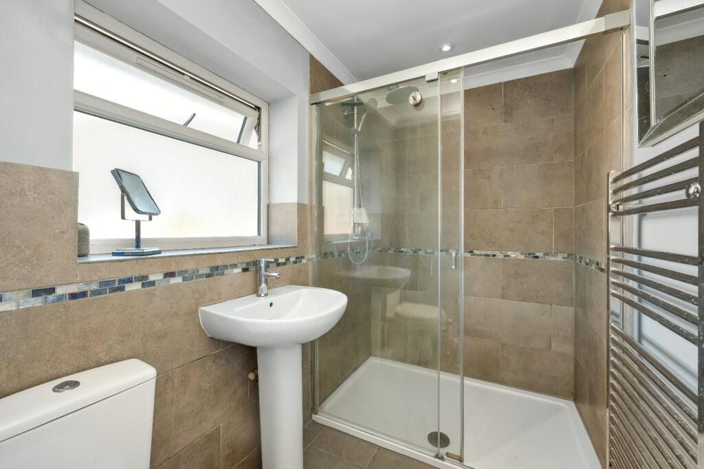 Main En Suite