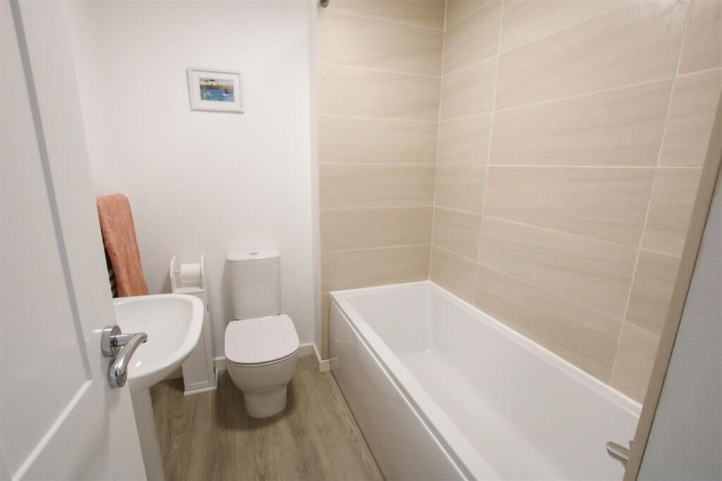 HOUSE BATHROOM